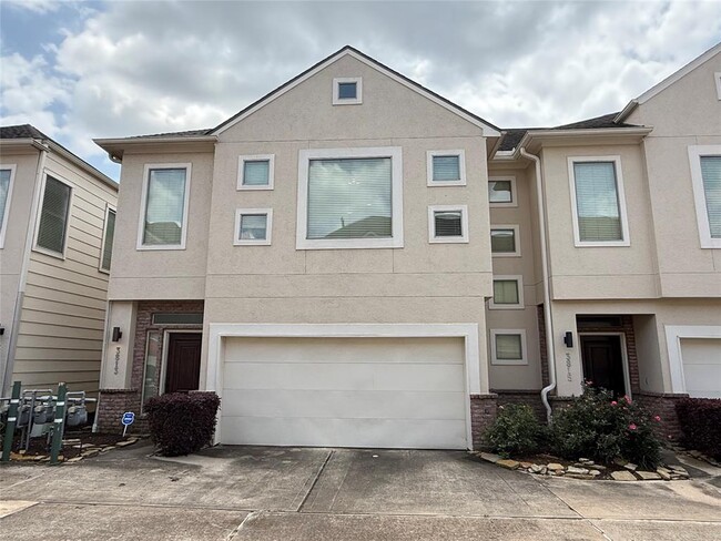 property at 3813 Center Plaza Dr