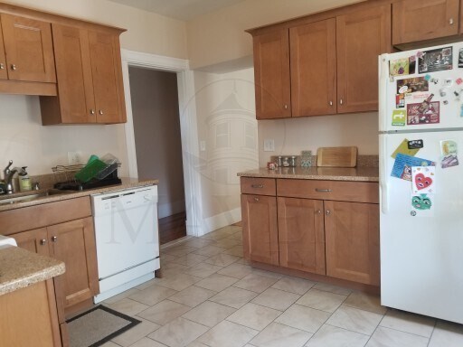 10 Magnolia St-Unit -2 in Arlington, MA - Building Photo