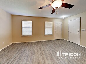 11238 Dublin Woods in San Antonio, TX - Building Photo - Building Photo