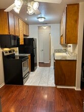 445 Almond Dr. #29, Unit Cambridge Place in Lodi, CA - Foto de edificio - Building Photo