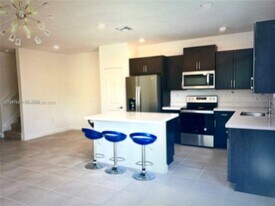 2418 SE 10th St in Homestead, FL - Building Photo