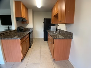 1641 Pentecost Way, Unit 12 in San Diego, CA - Foto de edificio - Building Photo