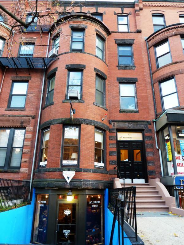 302 Newbury St