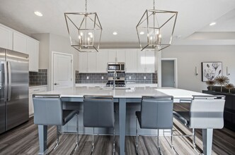 2209 Aerotrain Ct N in Plain City, OH - Foto de edificio - Building Photo