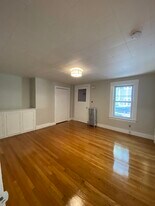 220 Broadway, Unit 220 in Cambridge, MA - Building Photo