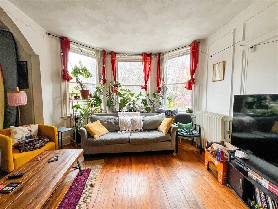 144 Coolidge St in Brookline, MA - Foto de edificio