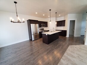 4327 W Hemsley Ln in Herriman, UT - Foto de edificio - Building Photo