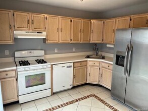 4321 Whispering Hills Rd in Chester, NY - Building Photo - Building Photo