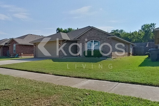 2416 Apple Way in Midwest City, OK - Foto de edificio - Building Photo