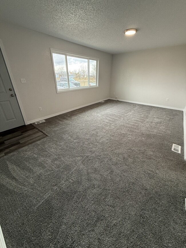 6233 43rd St SW in Great Falls, MT - Building Photo - Building Photo