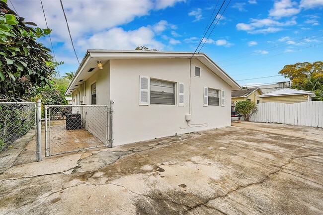 property at 604 SW 6th Ave