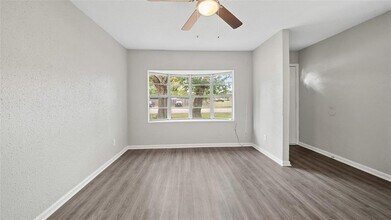 503 Lake Rd in La Marque, TX - Foto de edificio - Building Photo