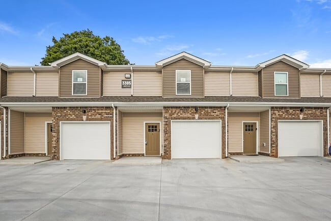 3385 Polly Dr in Clarksville, TN - Building Photo - Building Photo
