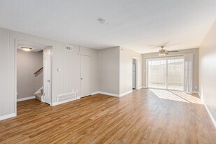 Imperial Beach Gardens in Imperial Beach, CA - Building Photo