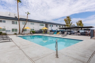 Luna Bear 454 West Brown Apartments in Mesa, AZ - Building Photo - Building Photo