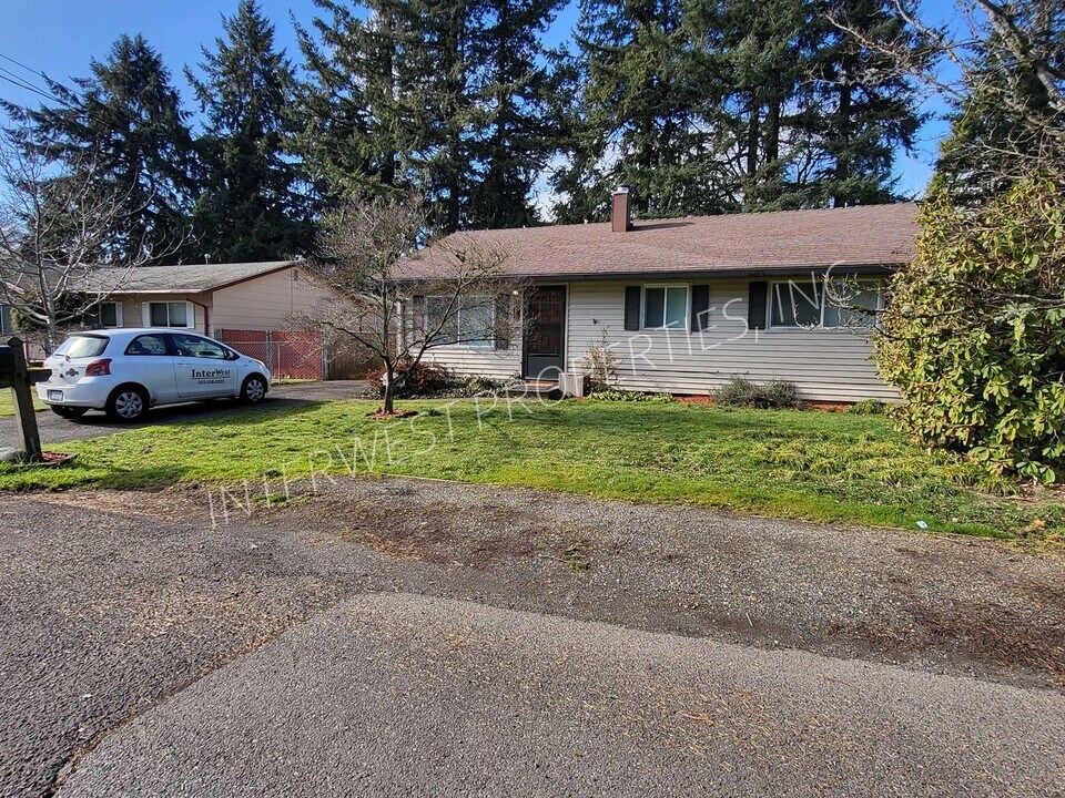 619 NE 117th Ave in Portland, OR - Building Photo