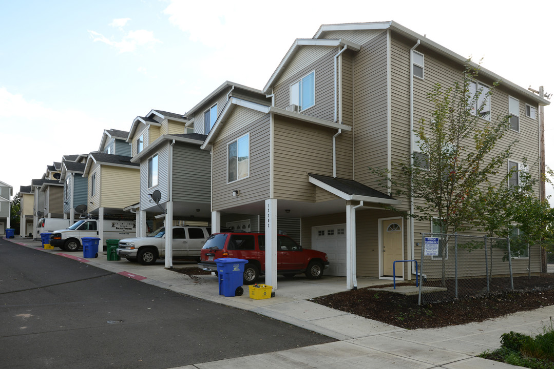 SpringWater Court in Portland, OR - Foto de edificio