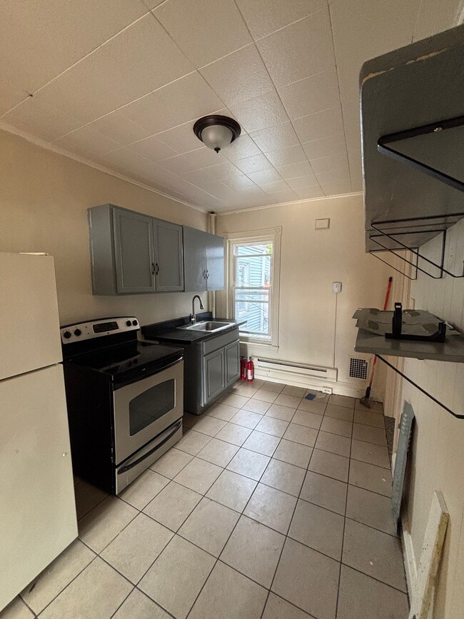 919 N 12th St, Unit Denise Fernandez in Reading, PA - Foto de edificio - Building Photo