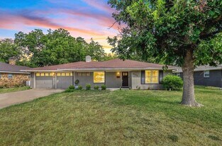 6244 Trail Lake Dr in Fort Worth, TX - Building Photo