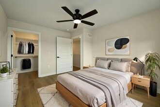 239 Pawpaw Rd in Raymore, MO - Foto de edificio - Building Photo