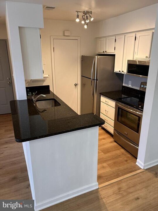 5355 Smooth Meadow Way in Columbia, MD - Building Photo