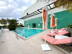 11 NE 6th St in Miami, FL - Foto de edificio - Building Photo