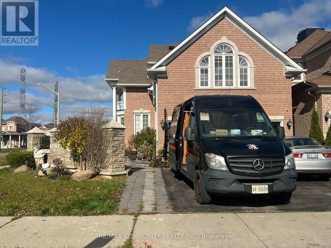 1163 Ravenscroft Rd in Ajax, ON - Building Photo - Building Photo