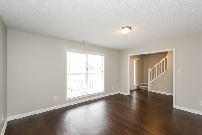 717 White Dove Dr in Mcdonough, GA - Foto de edificio - Building Photo