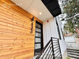 433 19th Ave E in Seattle, WA - Building Photo