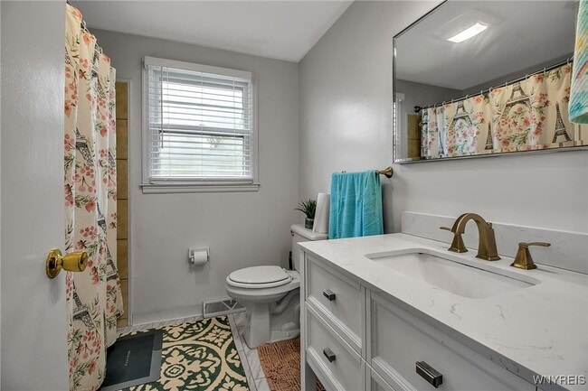 property at 4911 N Bailey Ave