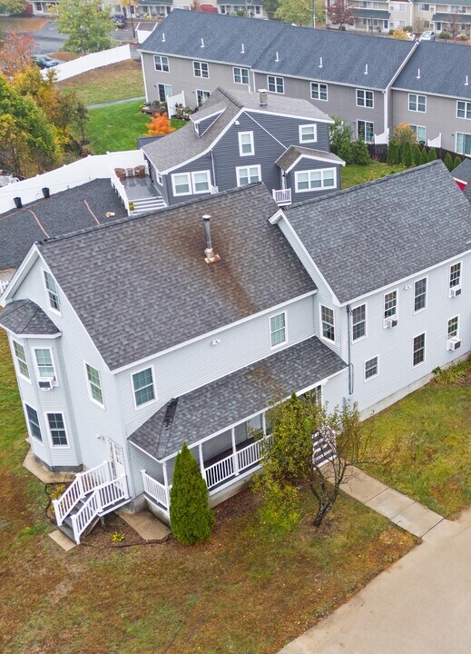 8 Highland Ave in Derry, NH - Building Photo