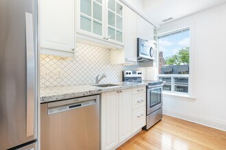 105 Harbord St in Toronto, ON - Building Photo - Building Photo