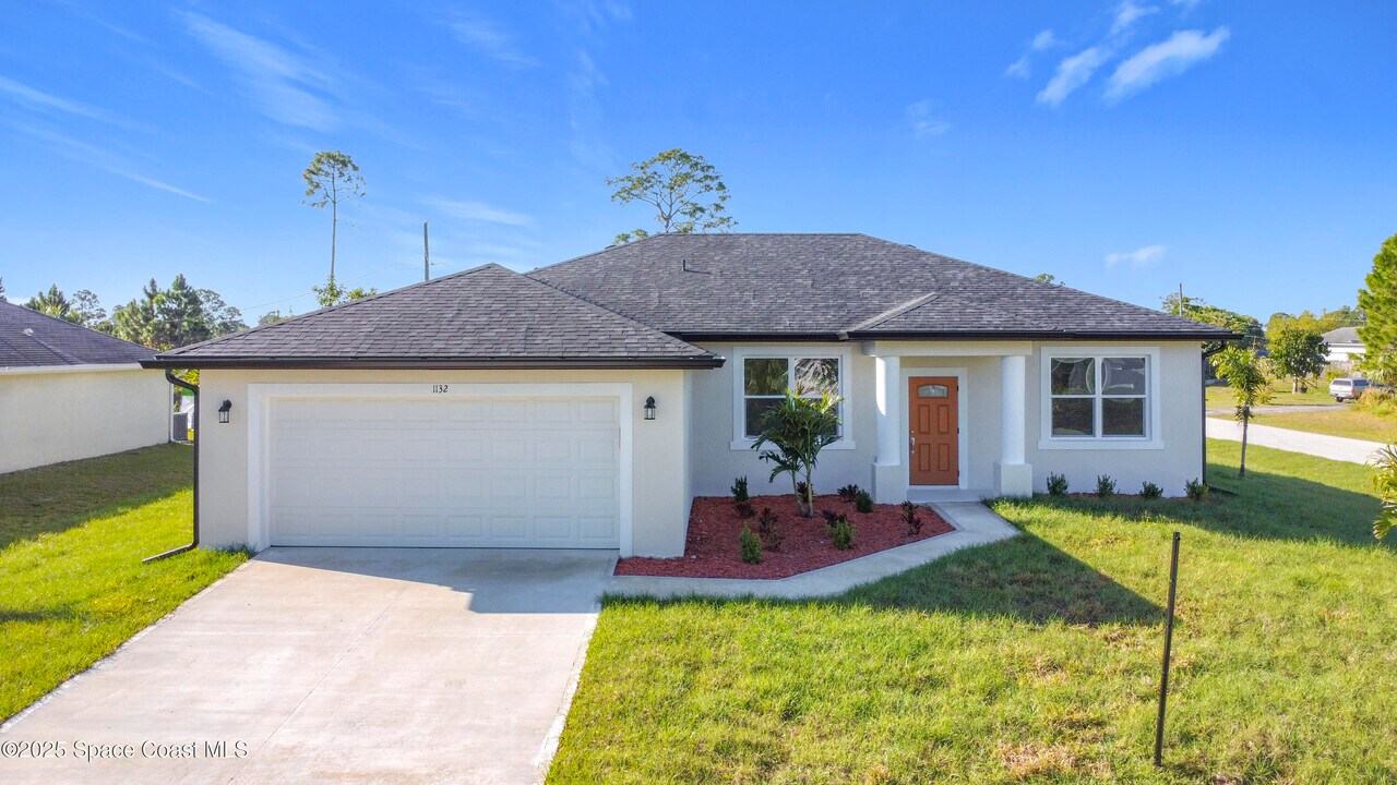 1132 Torrington St SE in Palm Bay, FL - Building Photo