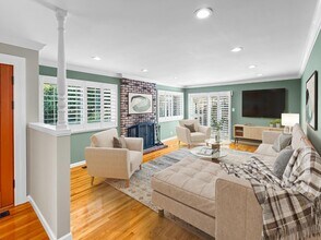 1515 Altschul Ave in Menlo Park, CA - Building Photo - Building Photo