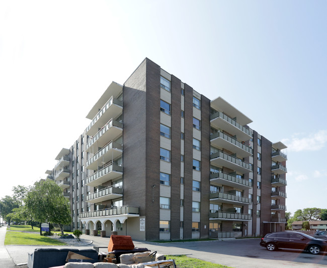 Granada Suites in Hamilton, ON - Building Photo - Building Photo