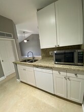 2820 N Oakland Forest Dr, Unit 307 in Oakland Park, FL - Building Photo - Building Photo