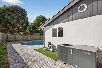 6720 NW 6th Ct in Margate, FL - Building Photo - Building Photo