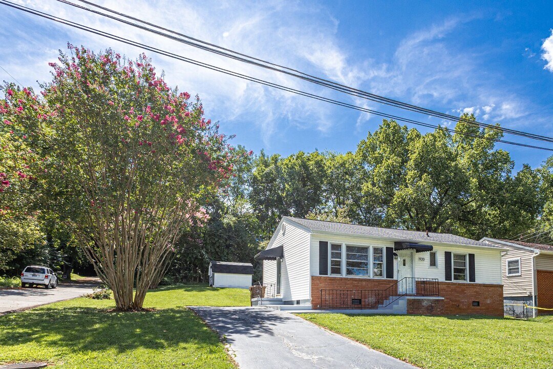 920 Kingland Ave in Knoxville, TN - Building Photo