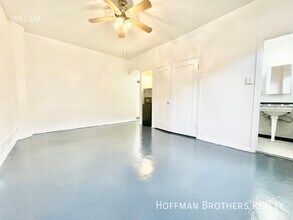 3471 5th St, Unit 204A in Los Angeles, CA - Building Photo - Building Photo