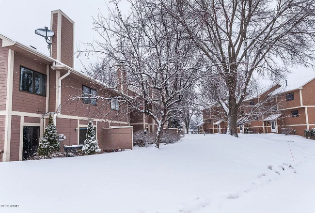 31 Elton Ridge Ct NW in Rochester, MN - Building Photo - Building Photo