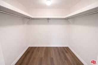 10870 Whitburn St in Culver City, CA - Building Photo - Building Photo