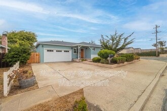459 Gloria Cir in Marina, CA - Building Photo - Building Photo