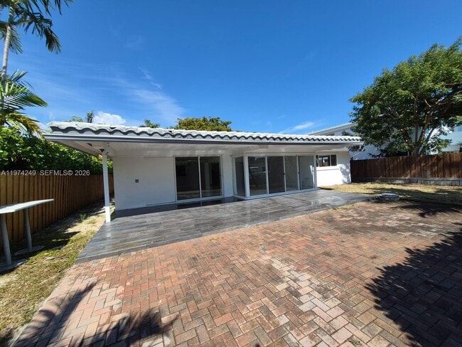 1240 NE 83rd St in Miami, FL - Building Photo - Building Photo