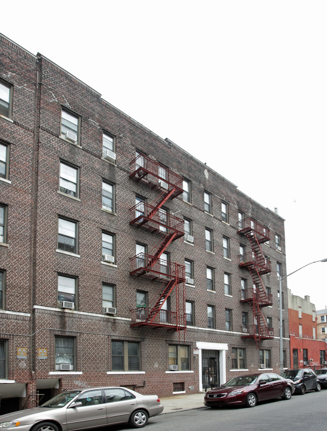 171 Meserole St in Brooklyn, NY - Building Photo - Building Photo