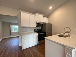 145 S Halifax Ave, Unit 2 in Daytona Beach, FL - Building Photo - Building Photo