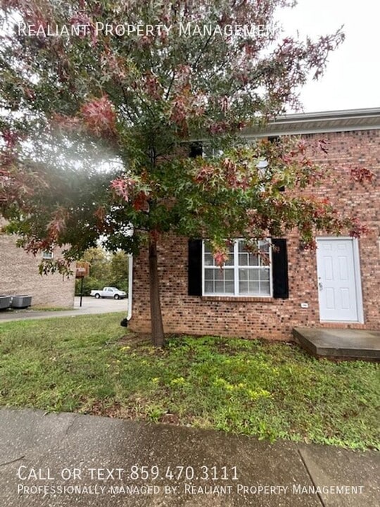 155 Garnet Dr in Nicholasville, KY - Building Photo