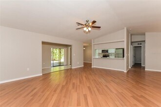 5777 Colonial Oaks Blvd in Sarasota, FL - Building Photo - Building Photo