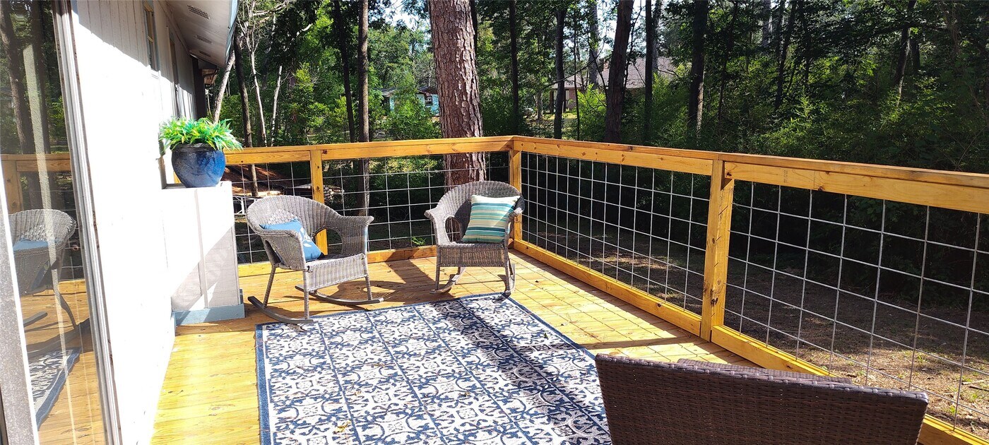 143 Sharon Ln in Livingston, TX - Building Photo