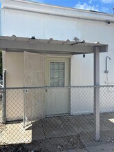 1924 Avenue O 1/2 in Galveston, TX - Building Photo - Building Photo
