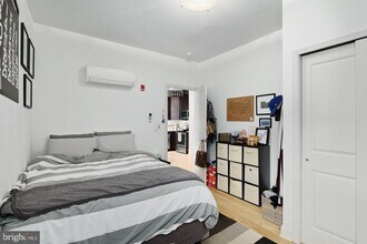 427 Monroe St in Philadelphia, PA - Building Photo - Building Photo